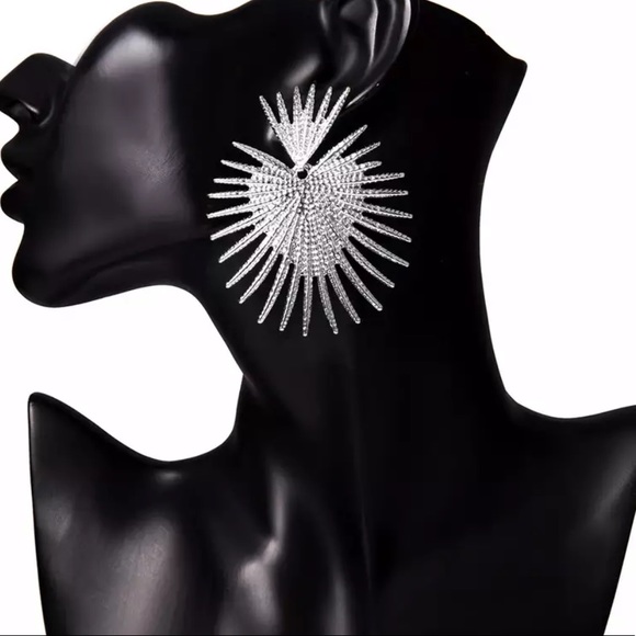 White Gold plated big unique earrings - Picture 4 of 5